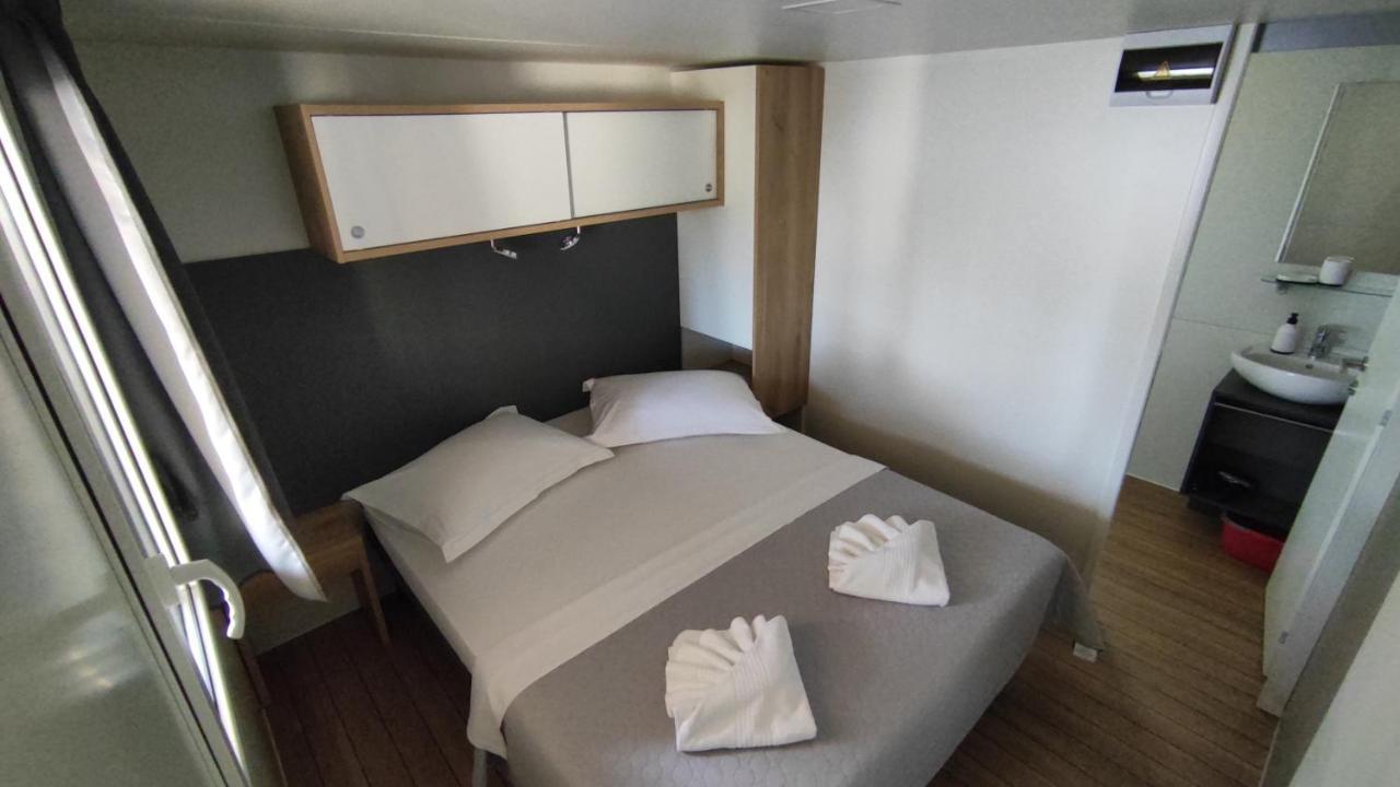 New Adria Mobile Home - Camp Vala Orebic Bagian luar foto